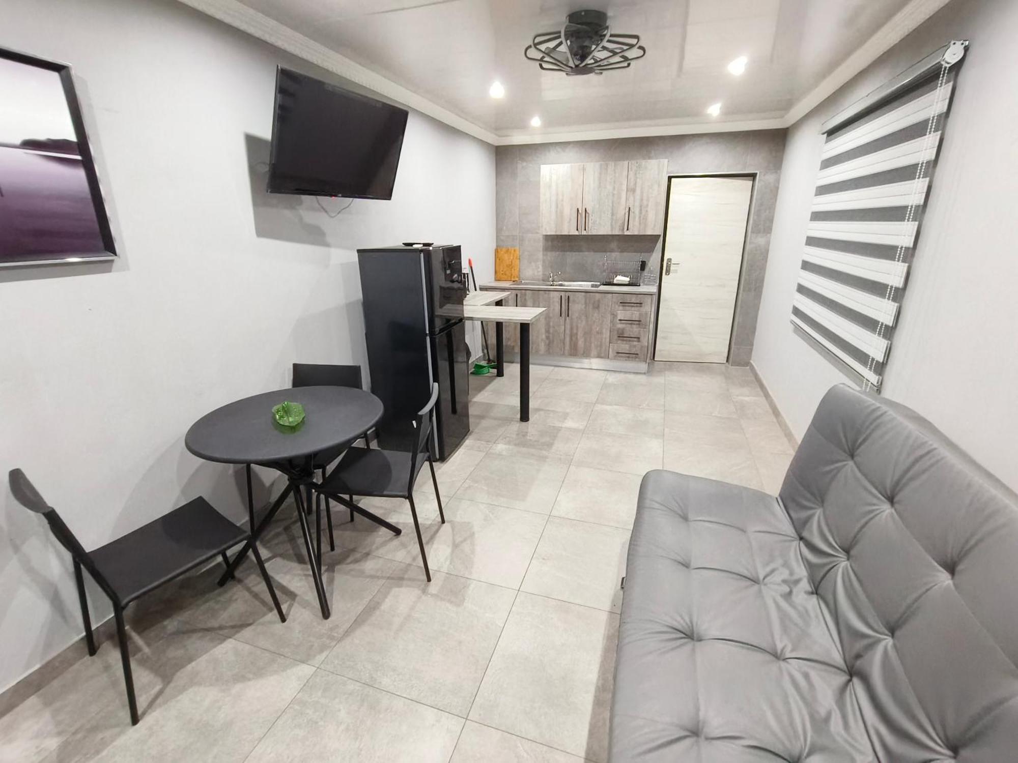 In Town Vaal Apartment Vereeniging Exterior photo