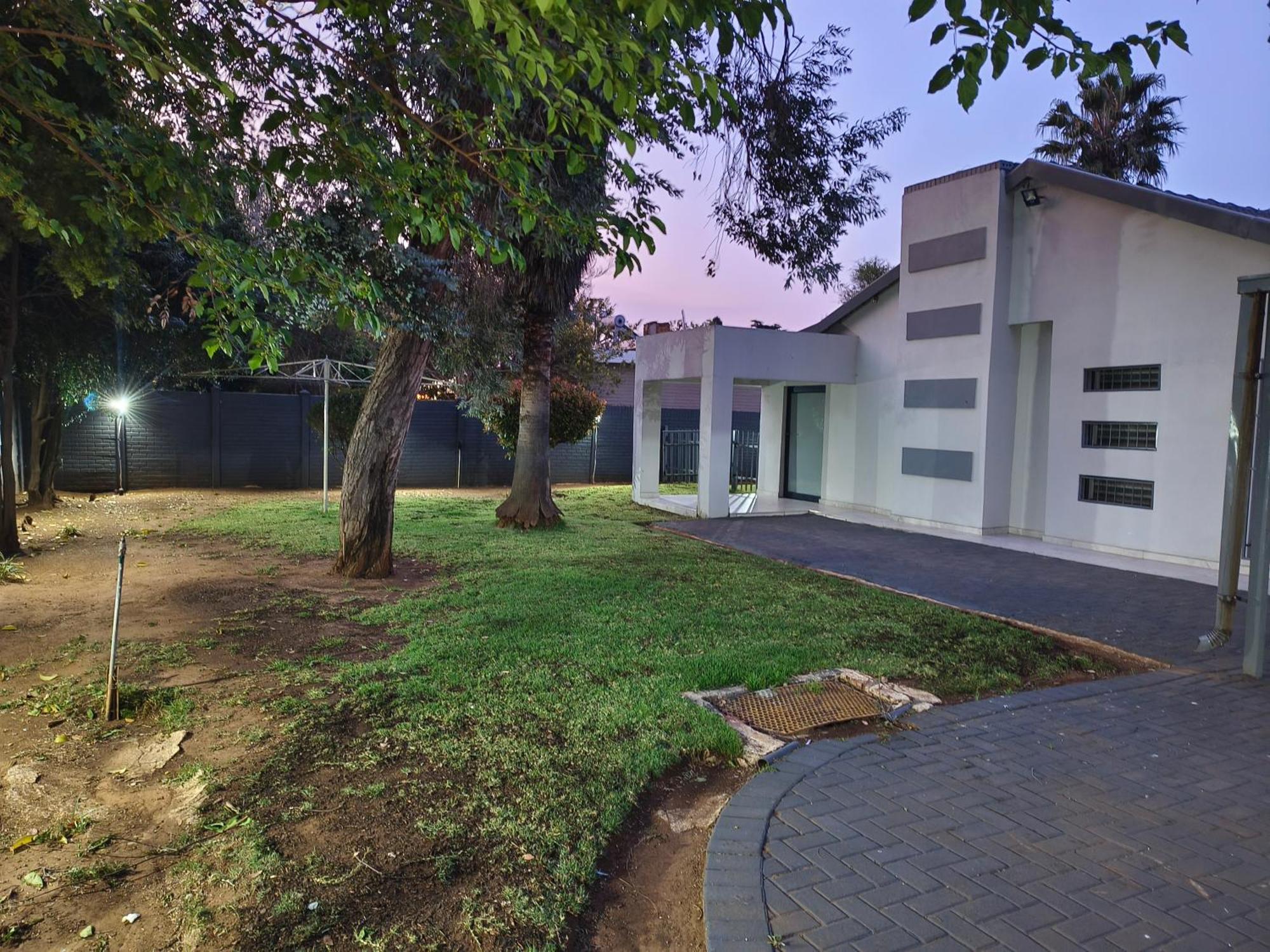 In Town Vaal Apartment Vereeniging Exterior photo